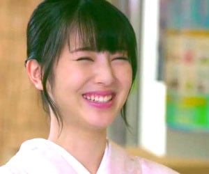 浜辺美波, 歯並び, 八重歯, 矯正, 可愛い, 私たちはどうかしている