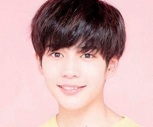 なにわ男子, メンバー, 長尾謙杜, プロフィール, 誕生日, 年齢, 身長, メンバーカラー