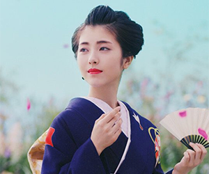 京都きもの友禅, CM, かわいい, 女の子, 女優, 浜辺美波, 振袖, 明治