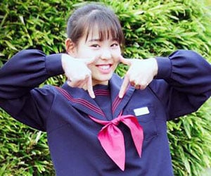 NiziU, マコ, 出身, 中学, 制服, 可愛い