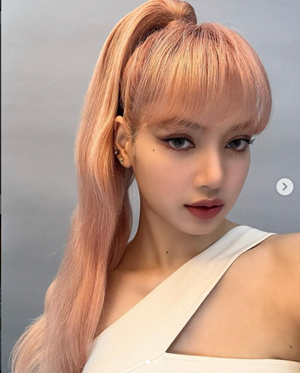 blackpink-lisa blackpinkのリサ