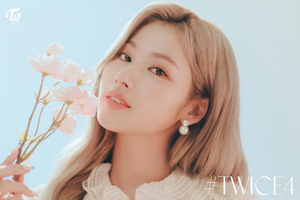 twice-sana-1 twiceのサナ