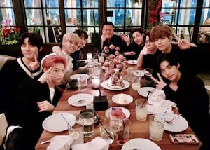 straykids_bangchan Stray Kidsのメンバーとパク・ジニョン
