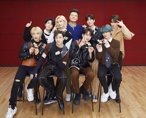 straykids_bangchan Stray Kidsのメンバーとパク・ジニョン
