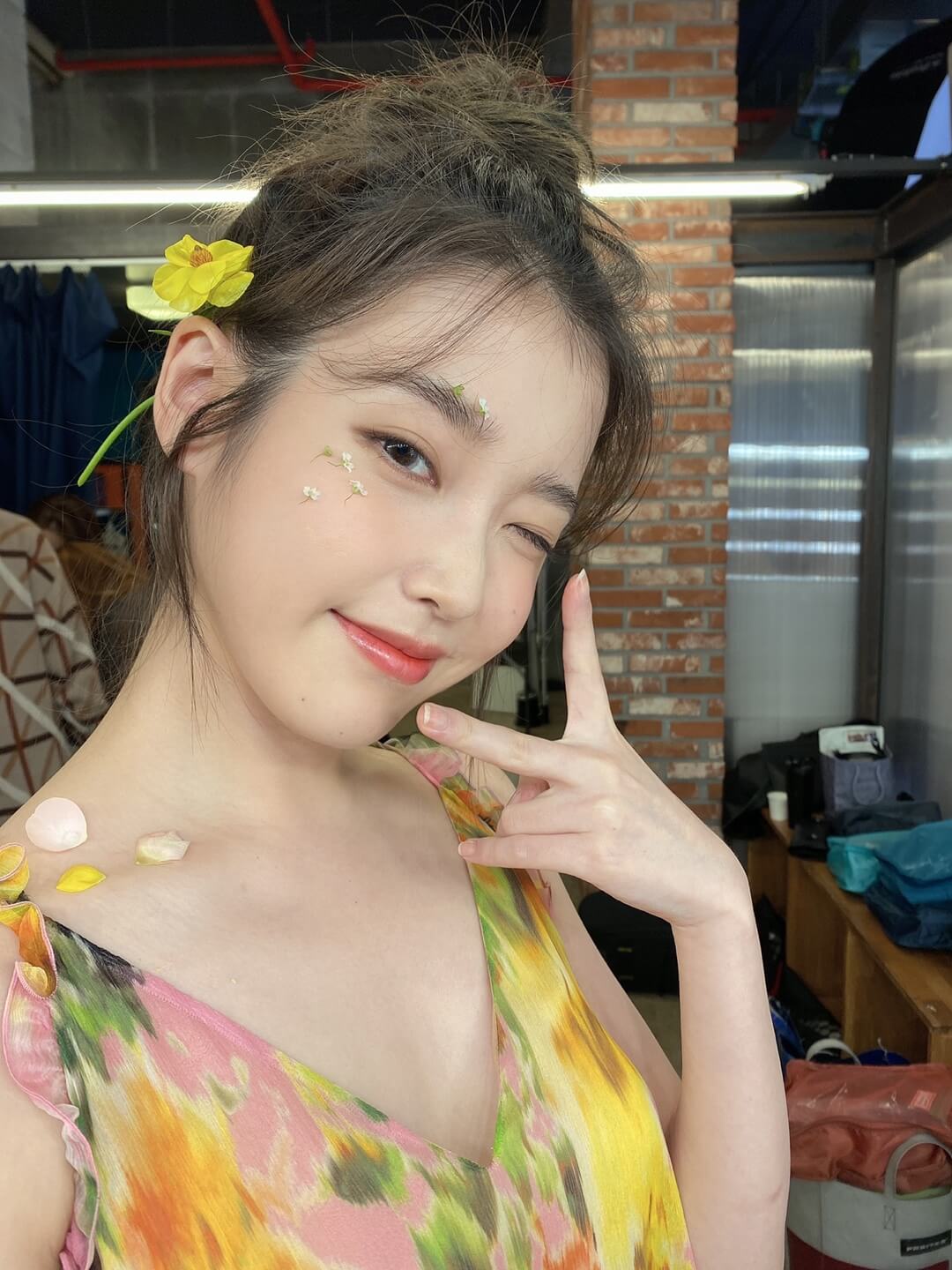 歌手のIU
