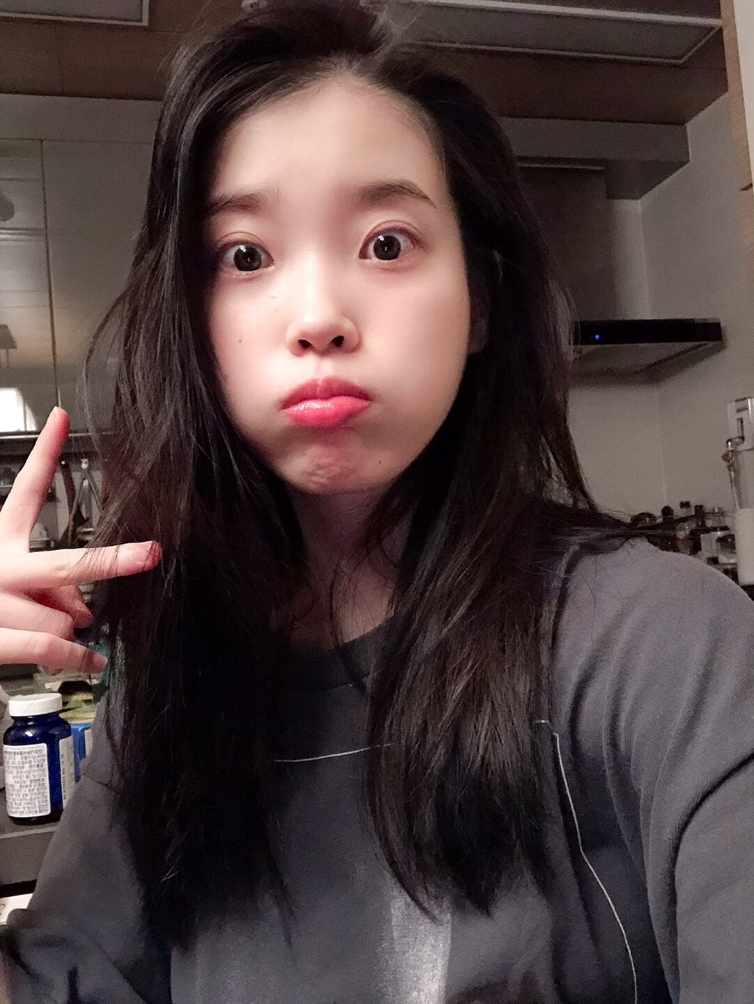 歌手のIU