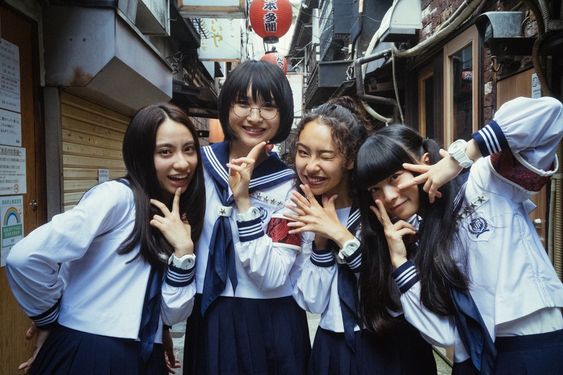 新しい学校のリーダーズのメンバー